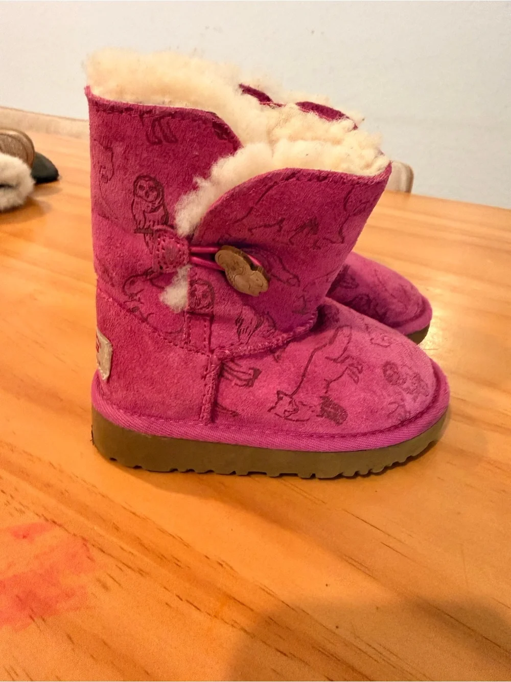 UGG toddler pink